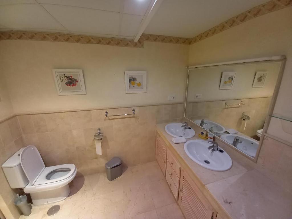 Stunning 2-bedroom Townhouse In Lomas De Cabopino, Marbella