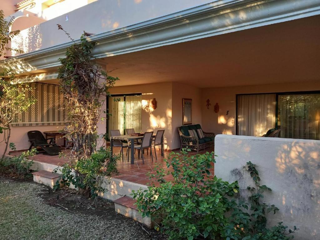 Stunning 2-bedroom Townhouse In Lomas De Cabopino, Apartament