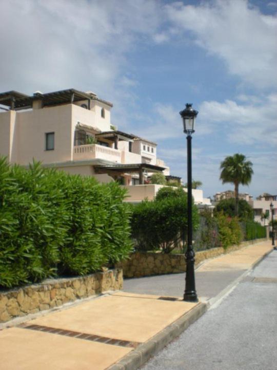 Apartment Stunning 2-bedroom Townhouse In Lomas De Cabopino, *