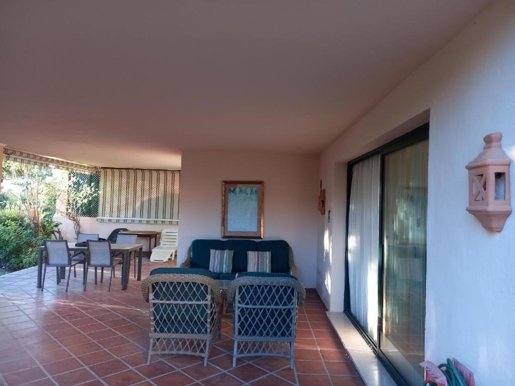 Apartment Stunning 2-bedroom Townhouse In Lomas De Cabopino, Marbella